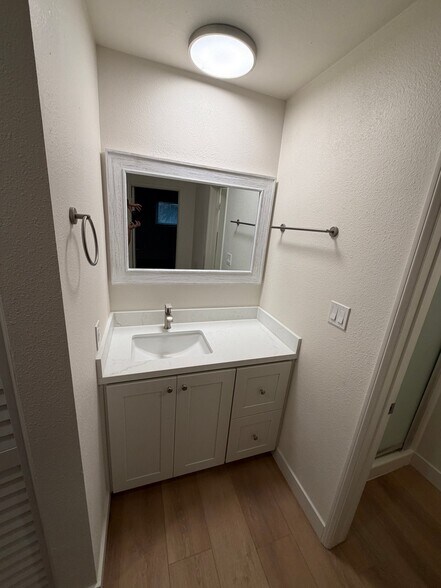 Building Photo - 664 Sunfish Way