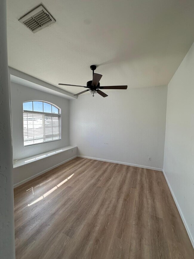 Building Photo - 2665 N 137th Ave