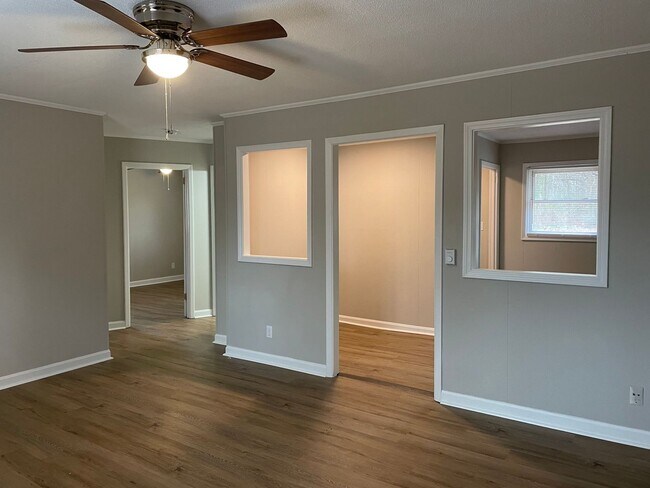 Building Photo - Two Bedroom Duplex in Lincolnton