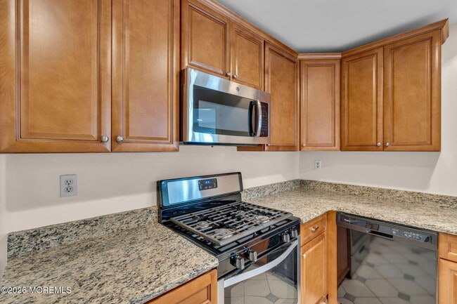 Building Photo - 435 Hancock Pl