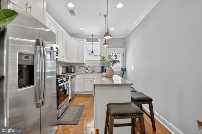 Building Photo - 2216 Almond St