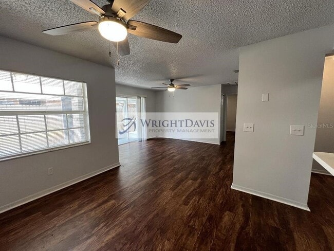 Building Photo - 3151 Bloomingdale Villas Ct