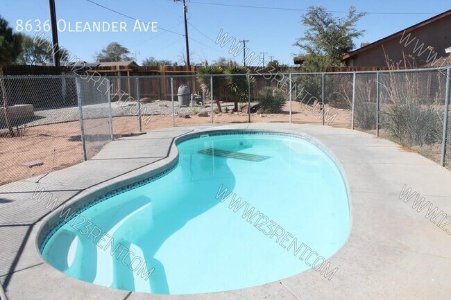 Building Photo - 8636 Oleander Ave