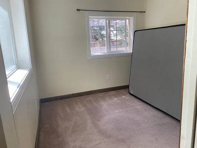 Building Photo - Charming 3-Bedroom Home in the Heart of Th...