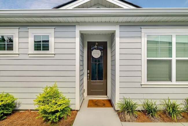 Building Photo - 161 Holloway Hl