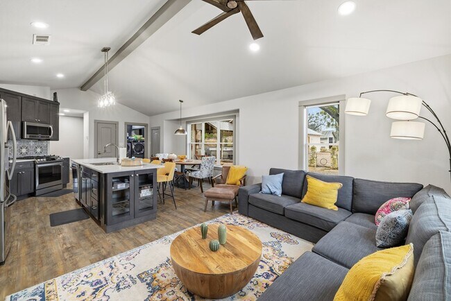 Building Photo - 275 Creek Ridge Trail W