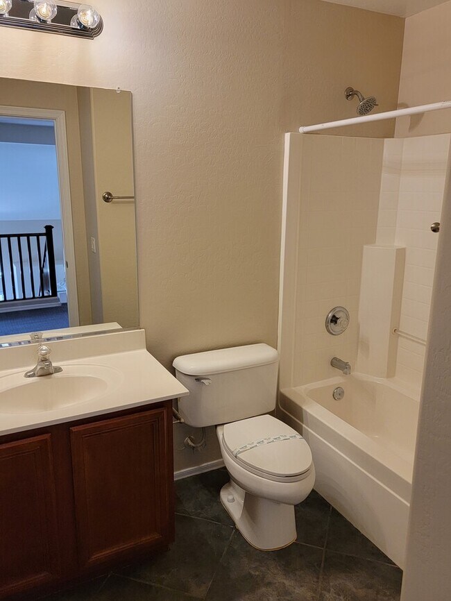 Building Photo - Amazing 4-Bedroom, 3-Bathroom home For Rent in Laveen!!