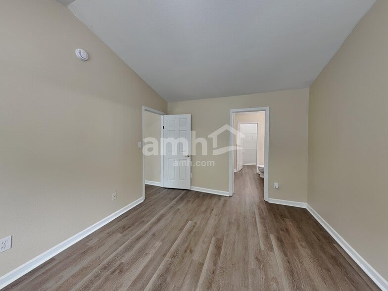 Building Photo - 2438 Pinebark Dr