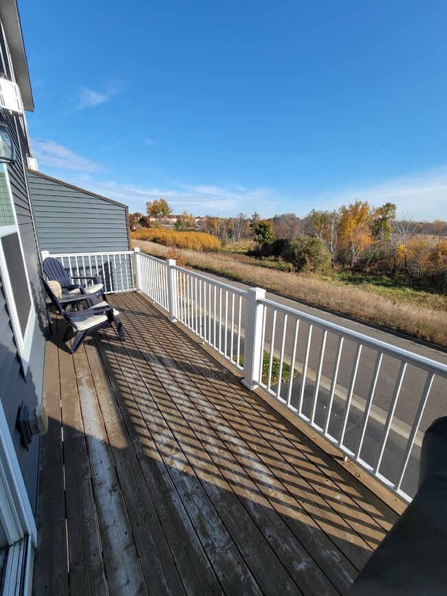 Building Photo - Furnished- Short term lease - Townhome in ...