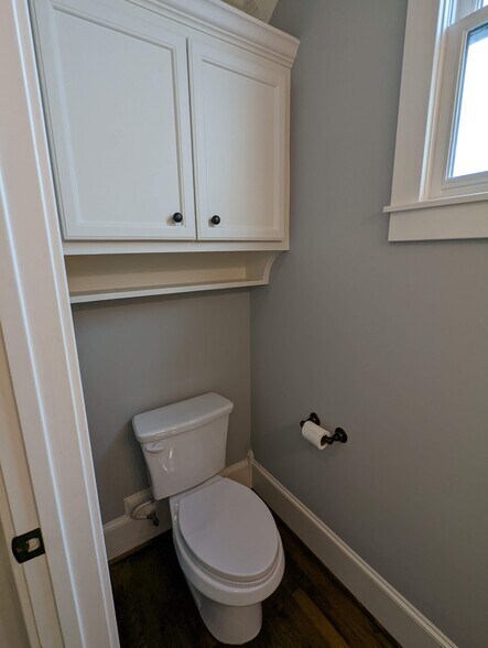 Building Photo - 722 E 29th St