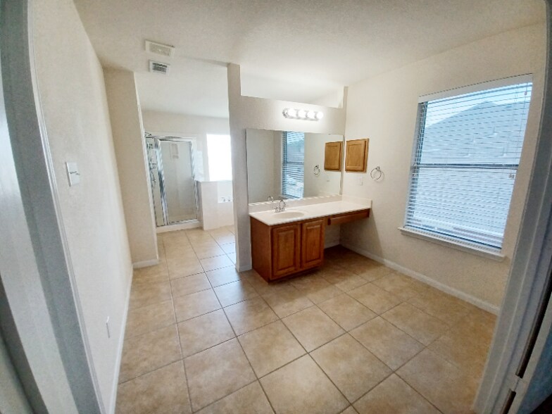 Building Photo - 507 Tundra Dr