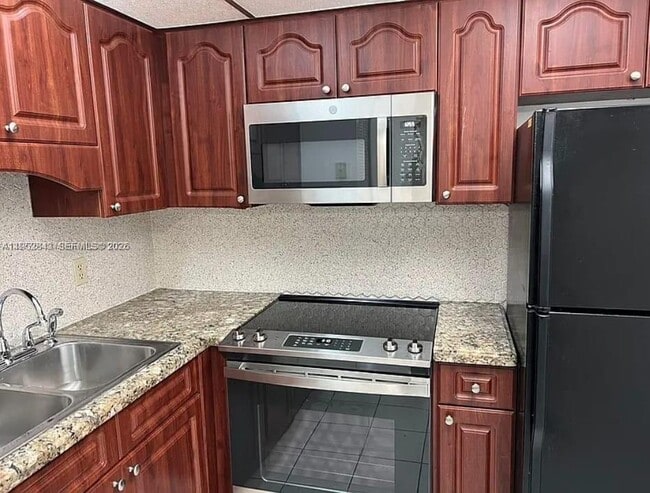 Building Photo - 2055 SW 122nd Ave