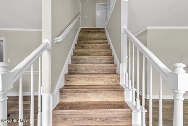 Building Photo - Welcome to Woodlands!