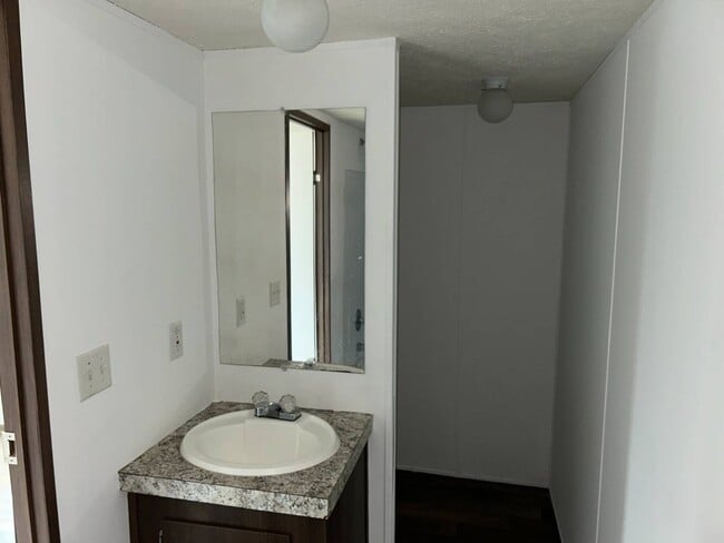 Building Photo - 311 Mark Rd