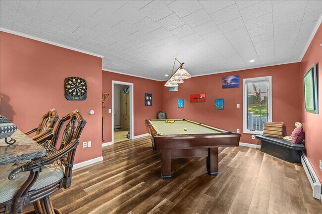 Building Photo - Well-Cared for historic beauty in private setting tucked in the Hill Section