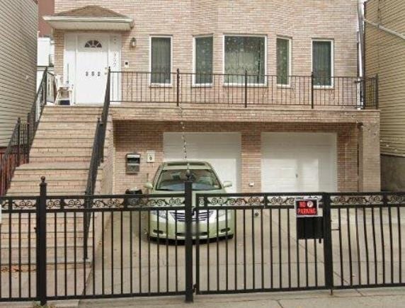 Primary Photo - 352 4th St