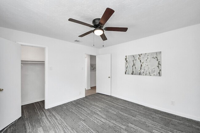 Building Photo - 2210 Detering St