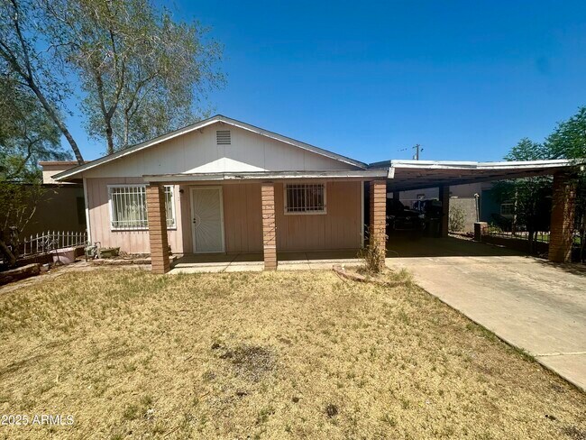 Primary Photo - 3038 W Palm Ln