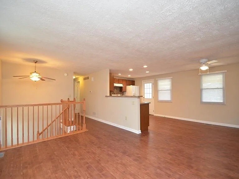 Building Photo - 7696 Devonwood Dr