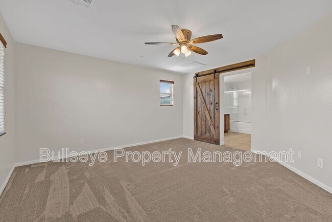 Building Photo - 1712 S Martingale Rd
