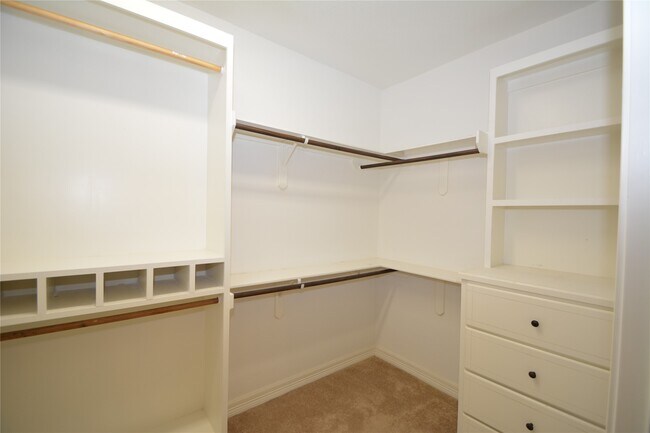 Building Photo - 6510 Durango Dr