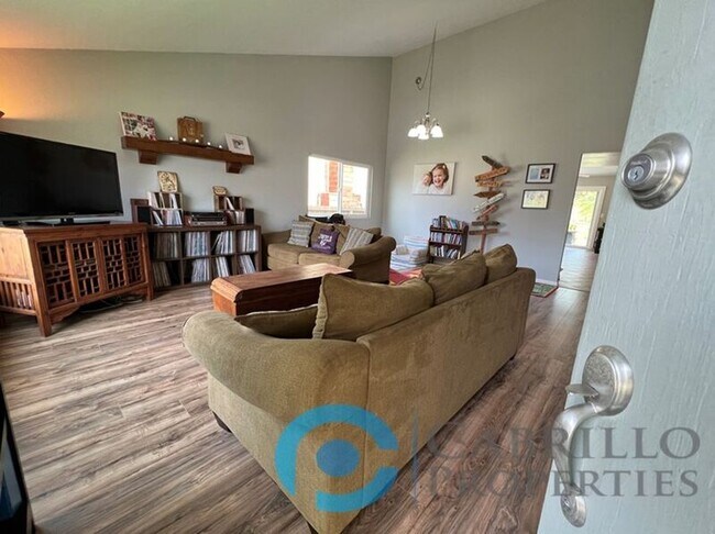 Building Photo - 2419 Fieldlane Pl