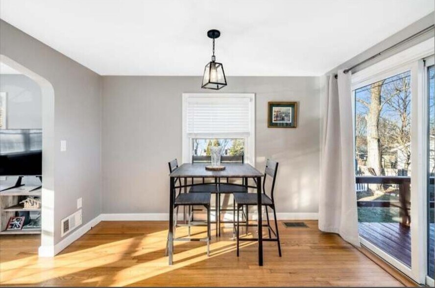 Building Photo - 90 Harold St