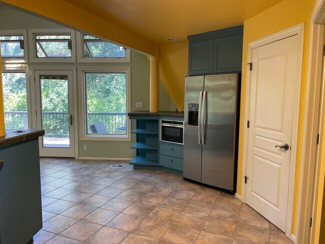 Building Photo - Amazing Garden Hwy Riverfront Home for Rent