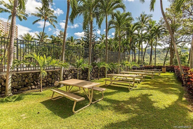 Building Photo - 84-680-680 Kili Dr