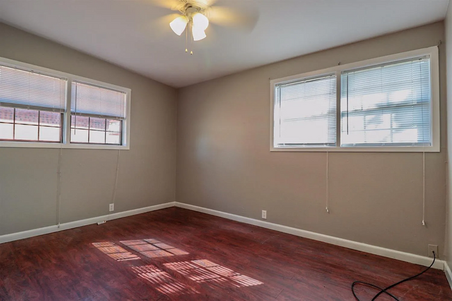 Building Photo - 3bed/1 bath property located in Central Lu...
