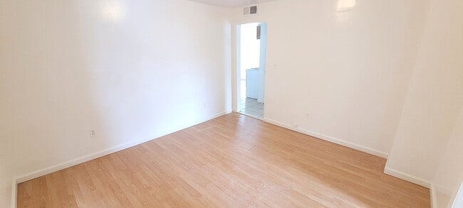 Building Photo - 53 Center St