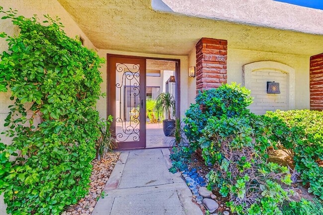 Building Photo - 77765 Cottonwood Cove