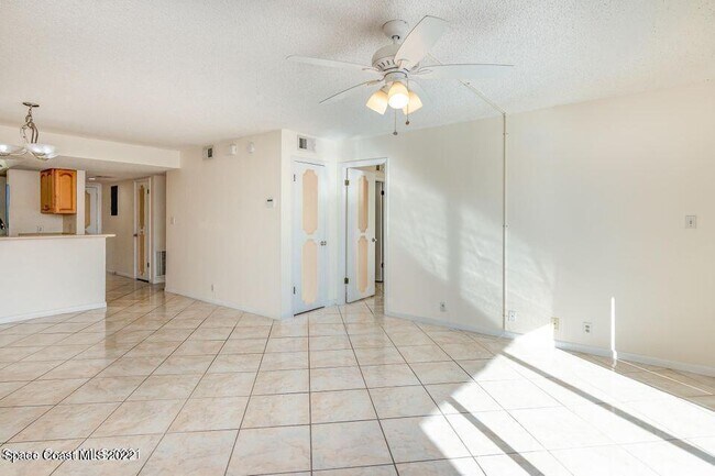 Building Photo - 1595 N Atlantic Ave