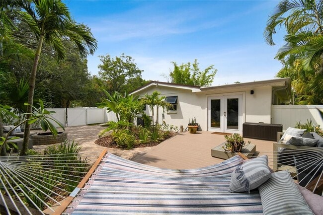 Building Photo - 3304 W El Prado Blvd