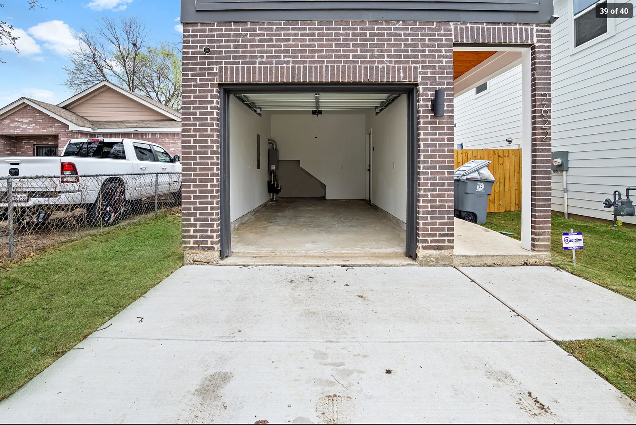 Building Photo - 2622 Birmingham Ave