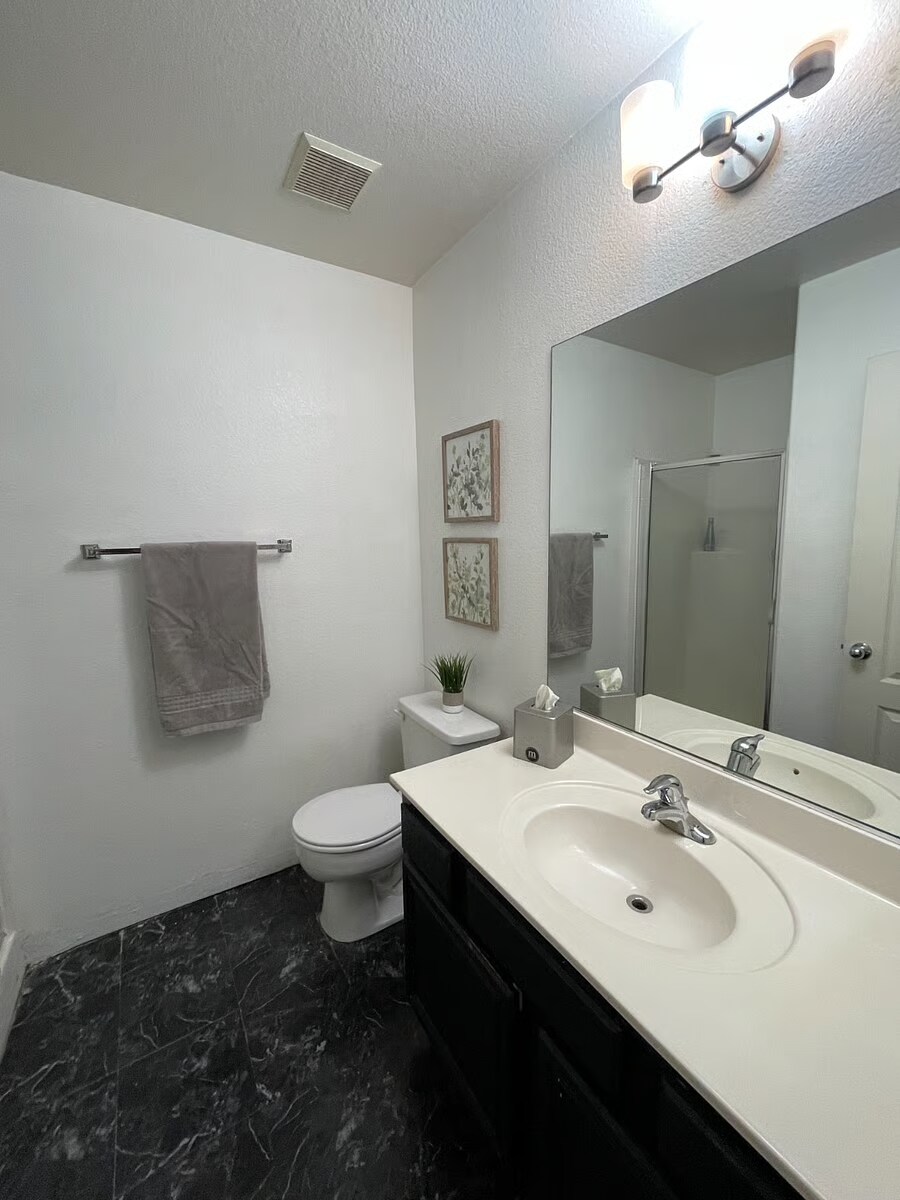 Building Photo - 329 Fountain Crossing Ln