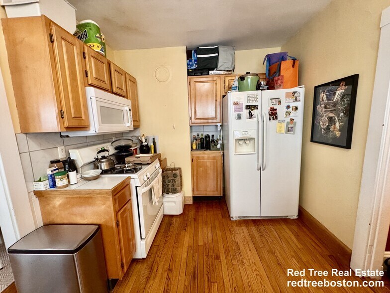 Building Photo - 21 Saint Peter St