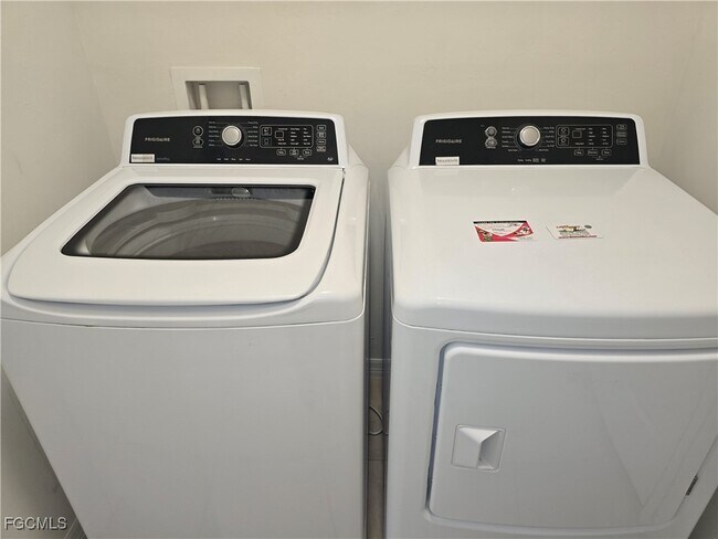 Building Photo - 1230 NW 19th St