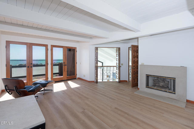 Building Photo - 3265 Ocean Dr