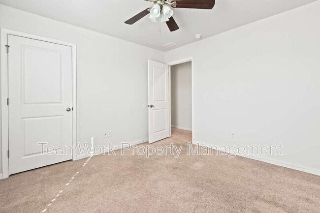 Building Photo - 413 Zenith Blvd