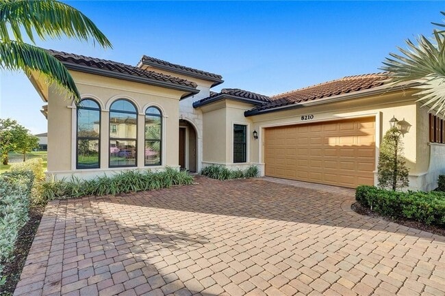 Building Photo - 8210 NW 115th Way