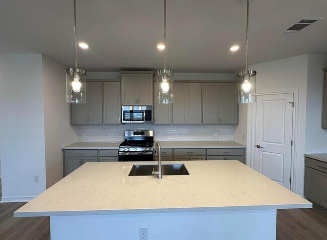 Building Photo - 2910 Tavern Dr