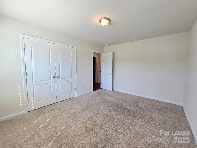 Building Photo - 14611 Murfield Ct