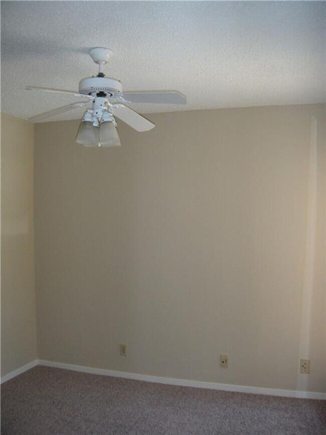 Building Photo - K036 - Palmetto #302