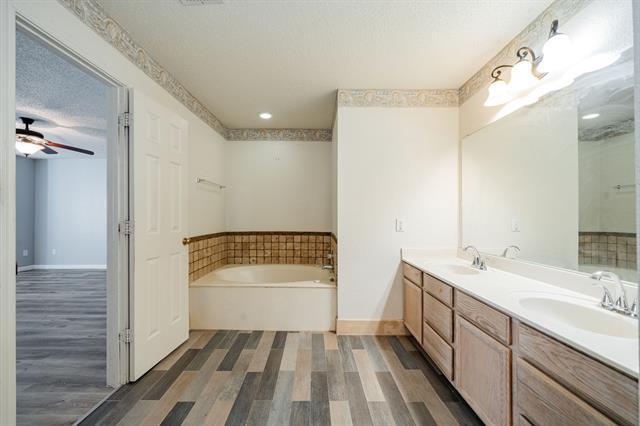 Building Photo - 2001 Barton Springs Dr