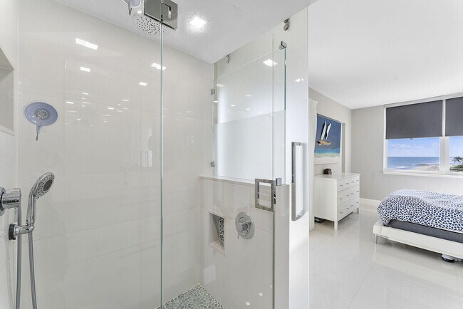 Building Photo - 4505 S Ocean Blvd