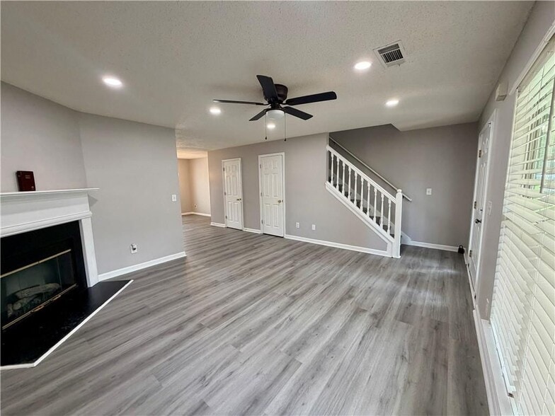 Building Photo - 3354 Waggoner Ln