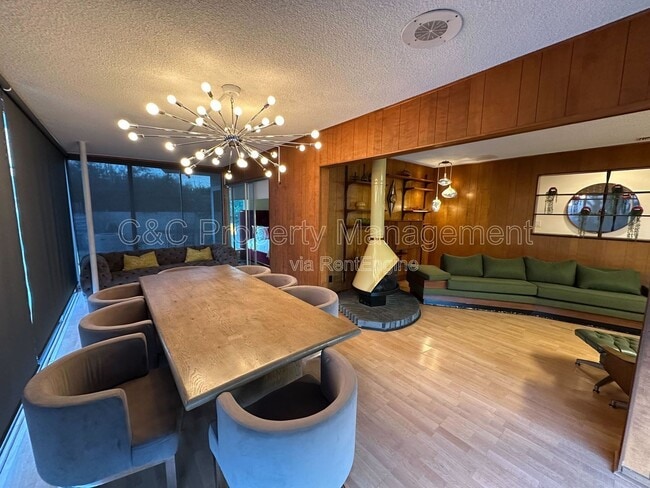 Building Photo - 425 Edgerton Dr
