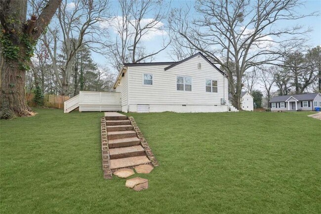 Building Photo - 1288 Almont Dr SW
