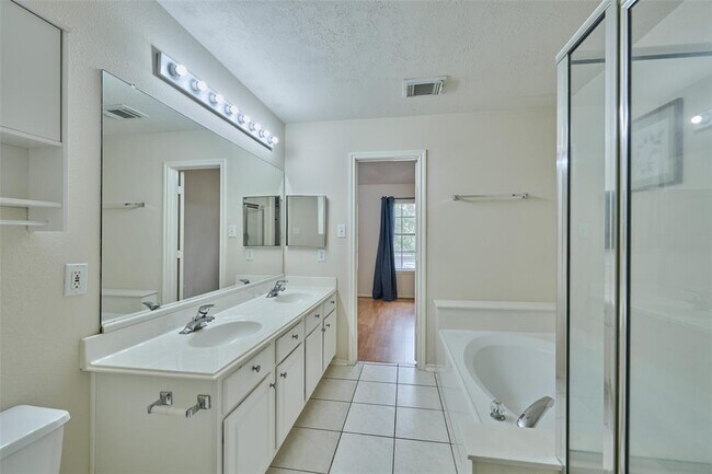 Building Photo - 298 Sentry Maple Pl
